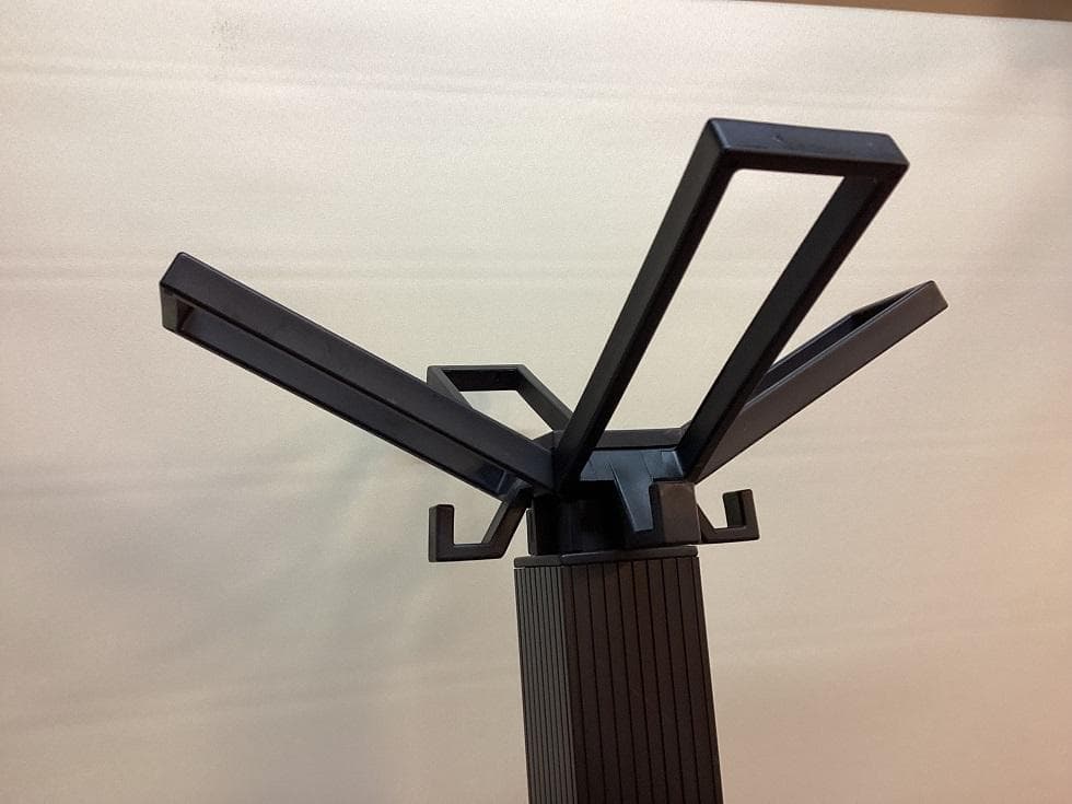 イタリア製　カルテル　セグメンティ　コートハンガー　クローズスタンド　ブラック