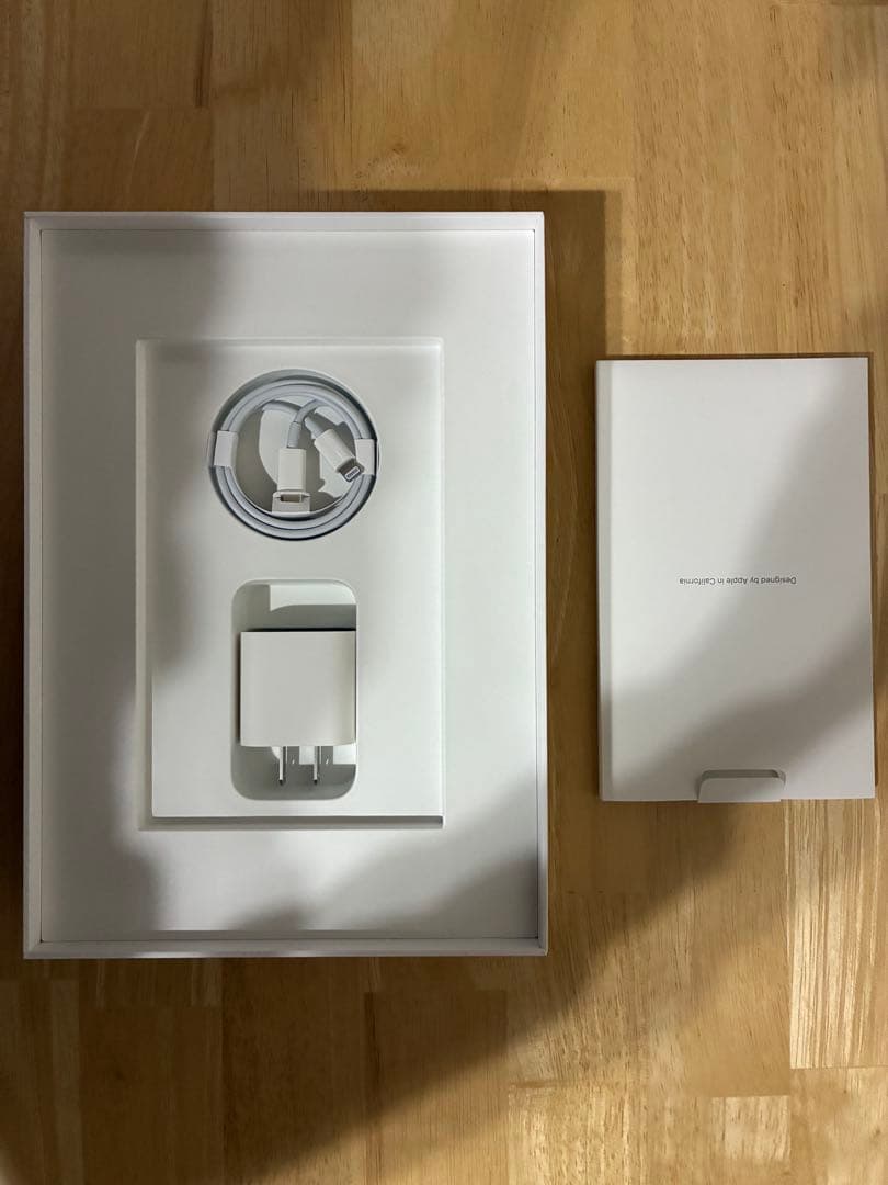 Apple iPad 第9世代 シルバー 本体 箱付きバッテリー最大容量100%