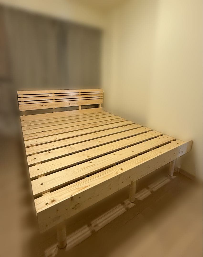 【中古品】マーヴィン すのこベッド 棚コンセント付き クイーン ベッドフレーム