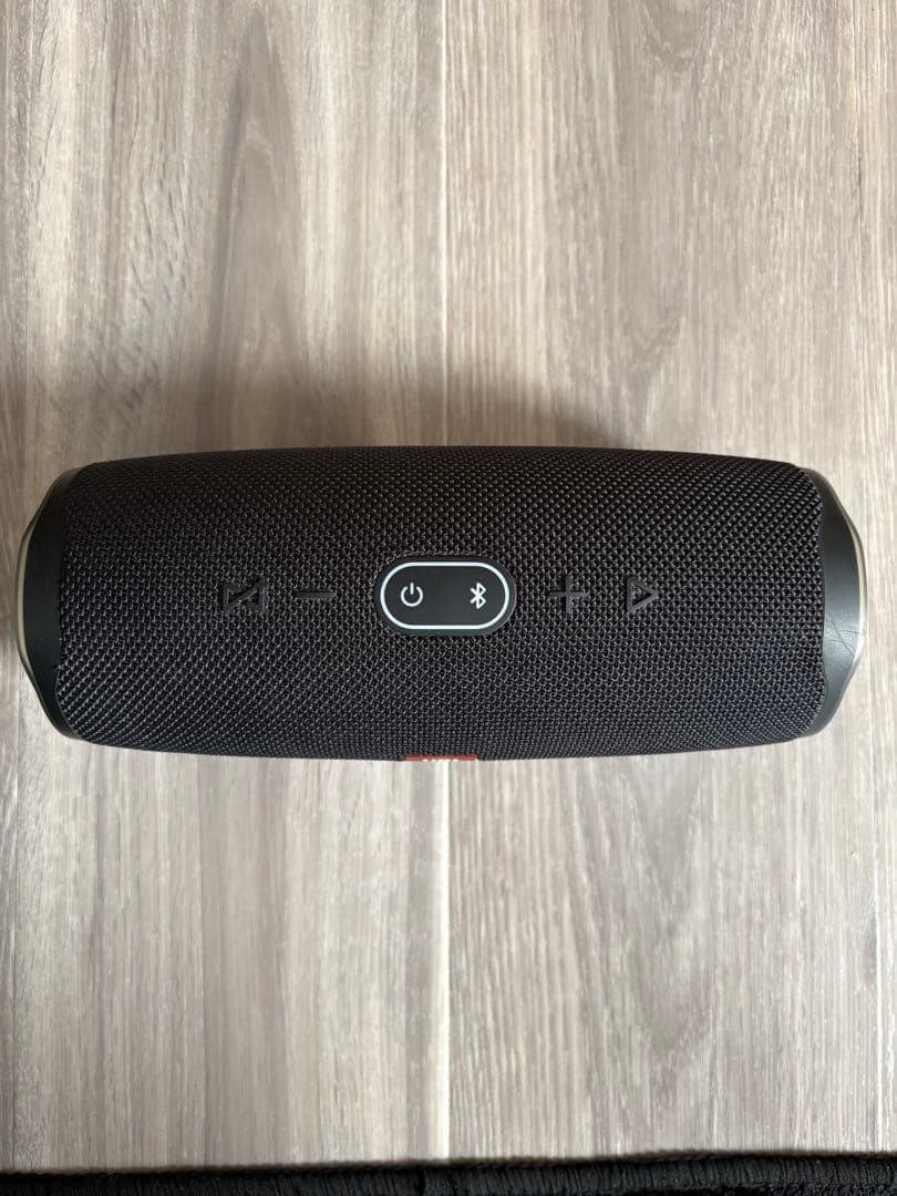 J　JBL CHARGE4