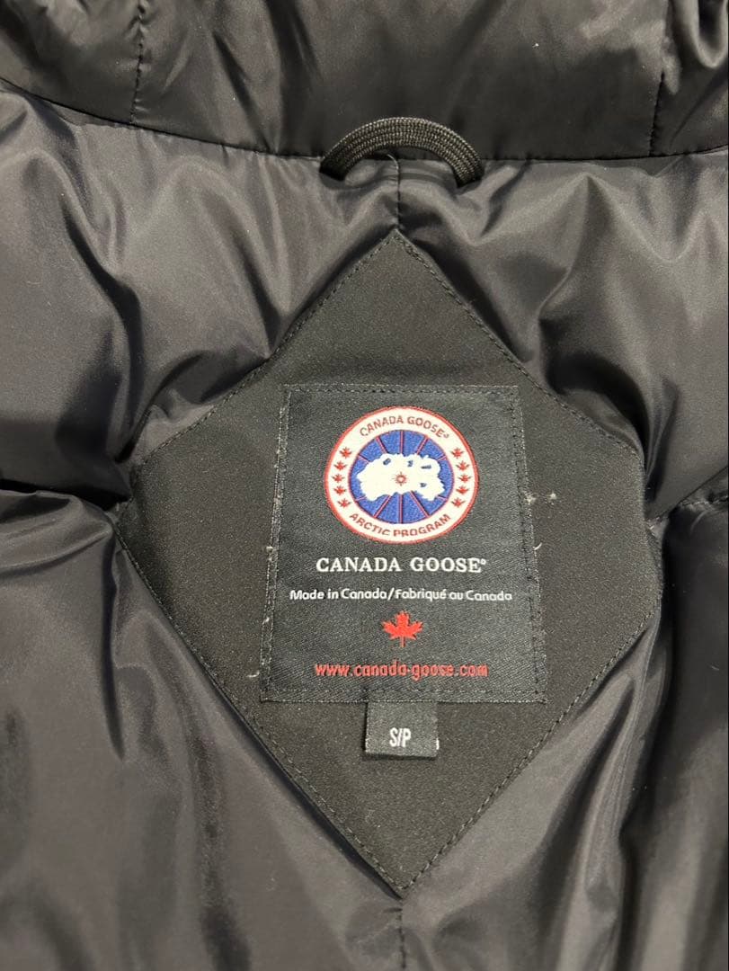   カナダグース　ダウンジャケット