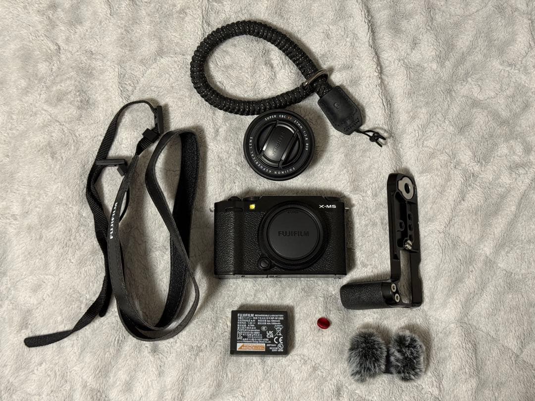 ♢美品・付属品完備♢ FUJIFILM XM5 ブラック＋FUJINONレンズ