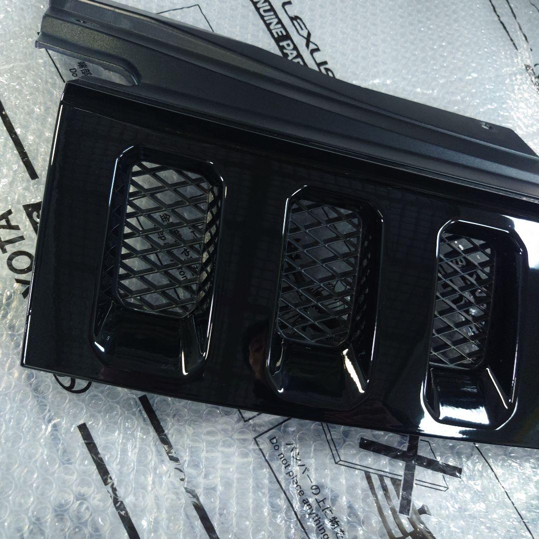 三菱デリカd5フロントグリル1