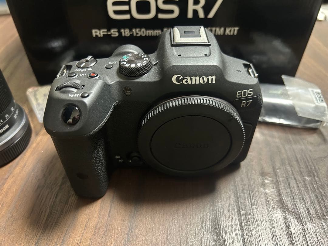 EOS R7 RF-S 18-150 IS STM レンズキット