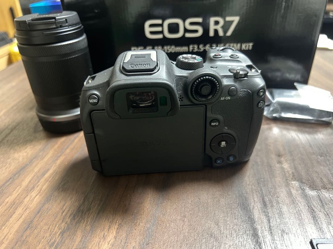 EOS R7 RF-S 18-150 IS STM レンズキット