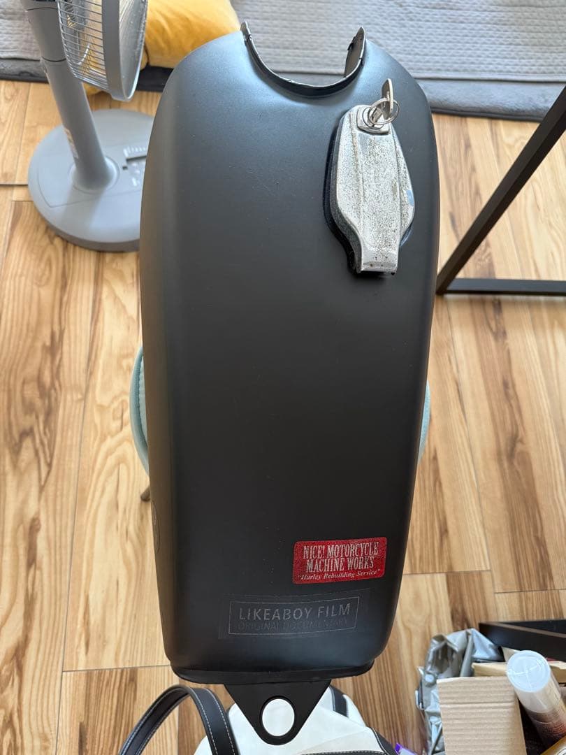 SR400 初期ナロータンク　キャップ　ムール貝