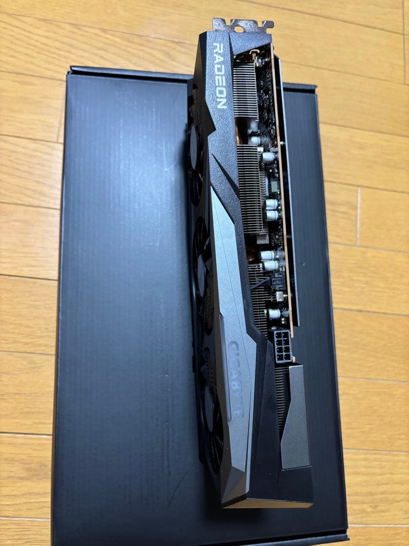中古品　GIGABYTE Radeon RX 7600 8GB