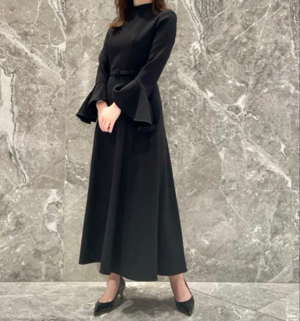 アルアバイル　ルルウィルビー 梨地ダブルフレアーワンピース