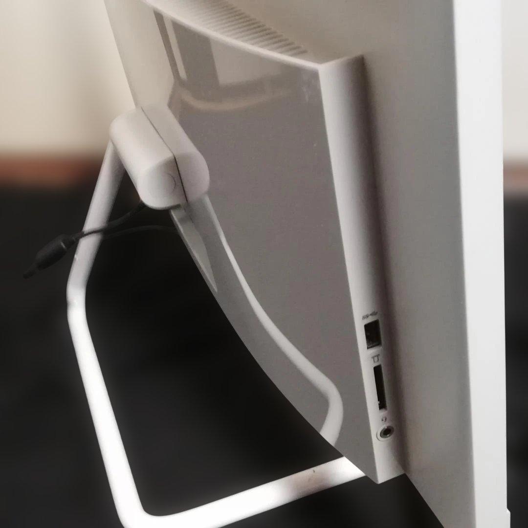 レノボ 超狭枠24インチ　第8世代Core-i5　8G/512SSD＆HDD 再