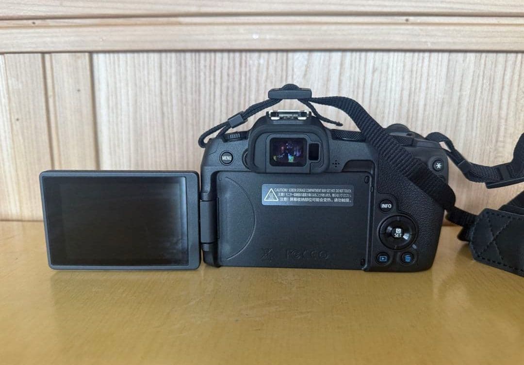 キヤノン CANON EOS R8 予備バッテリー付