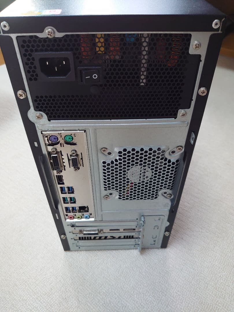 ゲーミングデスクトップRYZEN5 SSD250GB+HDD2TBメモリ32GB