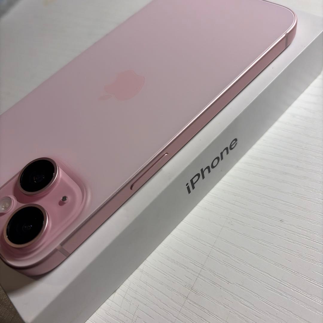 iPhone15 128GB ブラック&ピンク SIMフリー 極美品