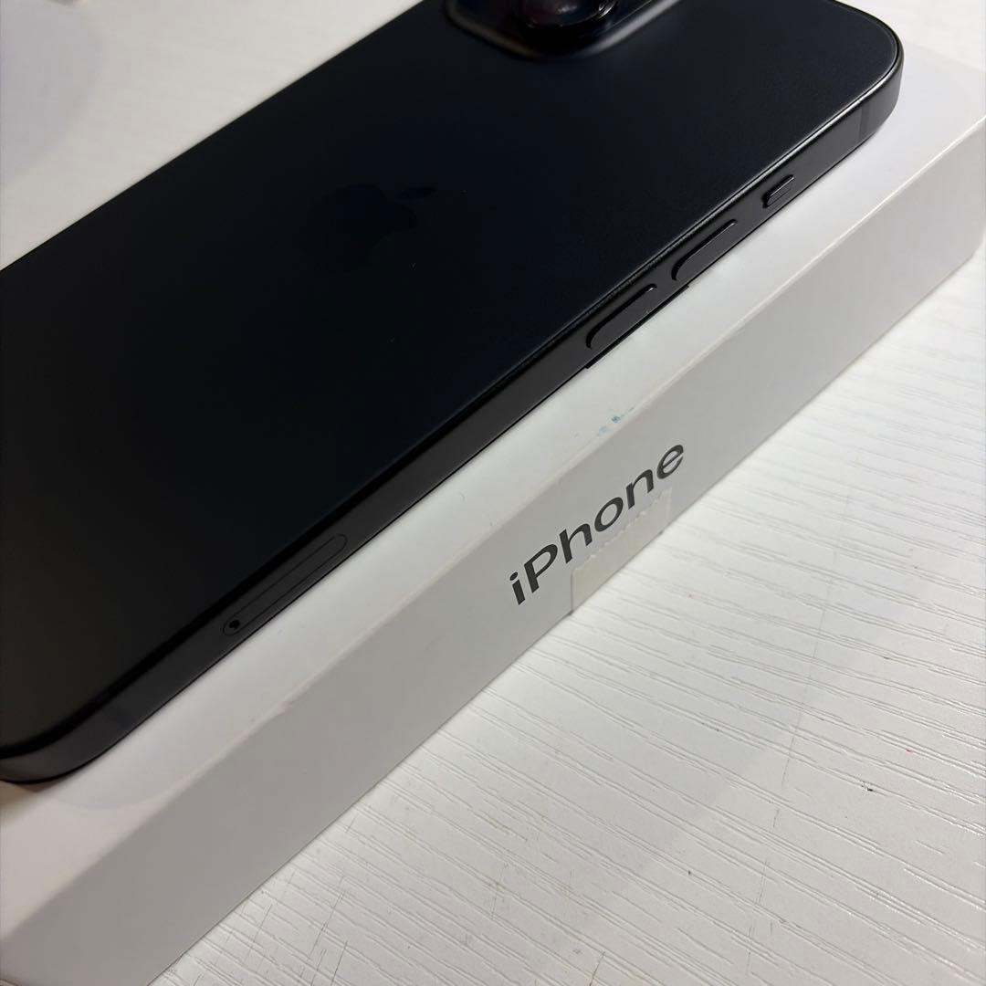iPhone15 128GB ブラック&ピンク SIMフリー 極美品