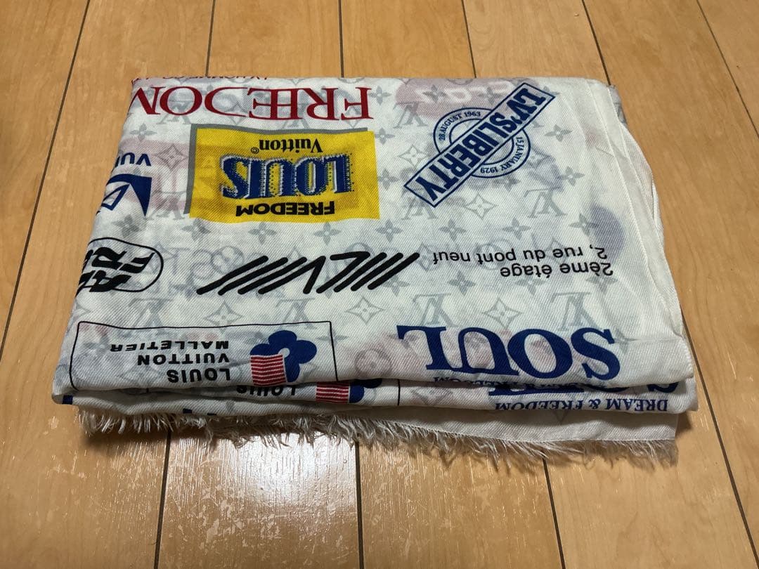 超人気　ルイヴィトン　LV ストール　【極美品】