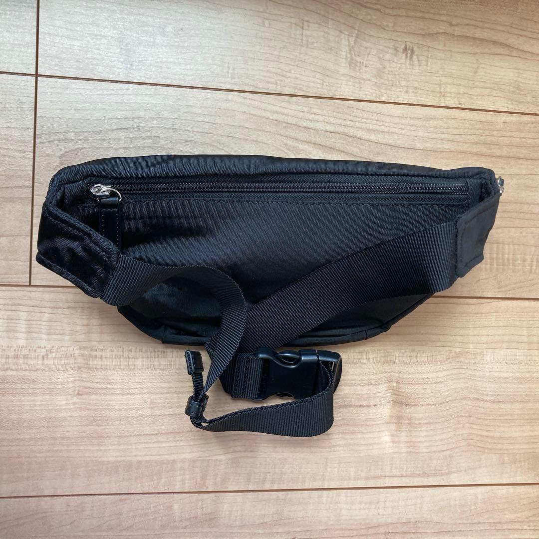 【新品未使用】アニエスベー ボディバッグ　黒