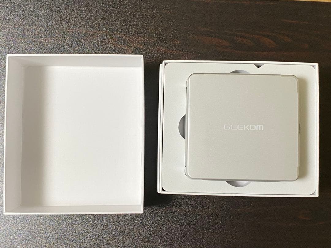 【新品同様品】GEEKOM AE7 Ryzen9 7940HS ミニPC