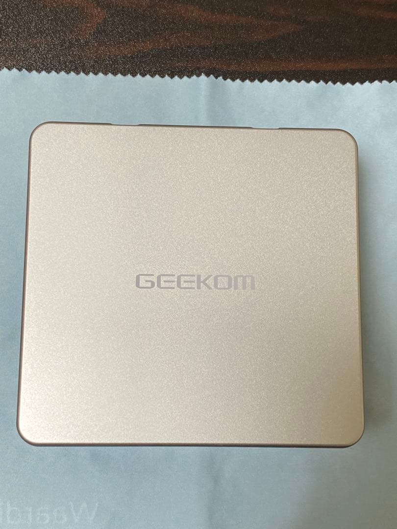 【新品同様品】GEEKOM AE7 Ryzen9 7940HS ミニPC