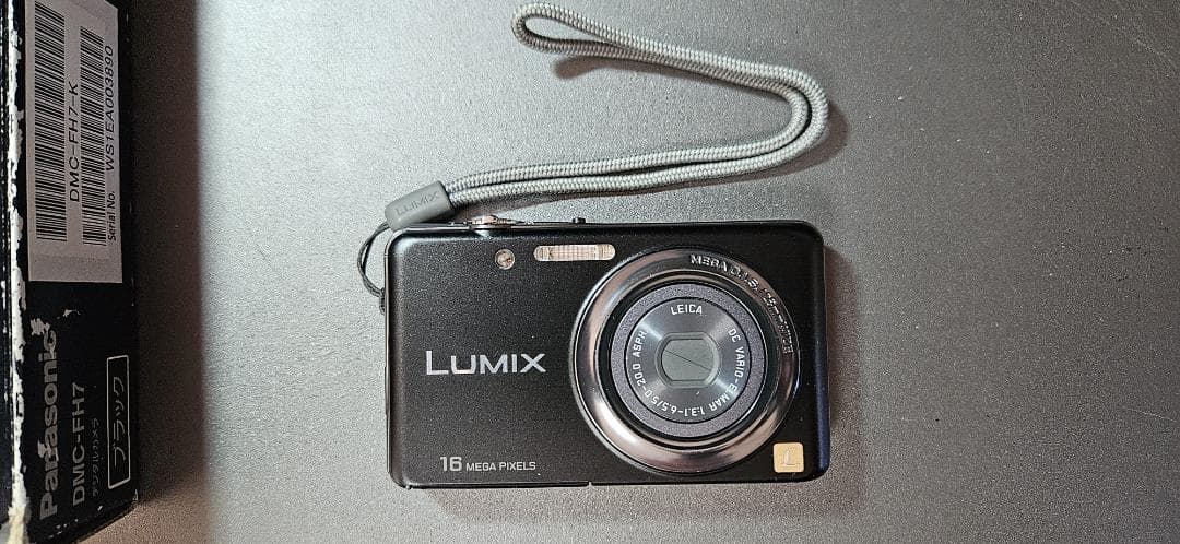 Panasonic DMC-FH7 コンパクトデジタルカメラ