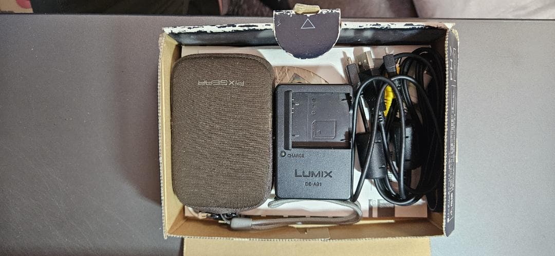 Panasonic DMC-FH7 コンパクトデジタルカメラ