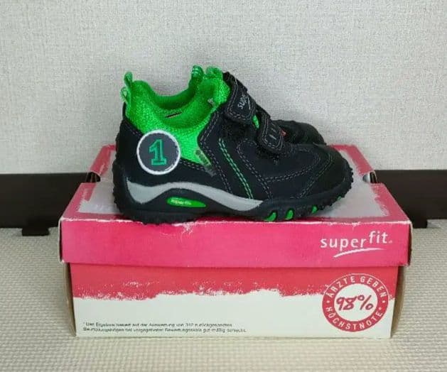 スーパーフィット【新品】ゴアテックス　ミッテル(幅普通)12.7〜13.2cm