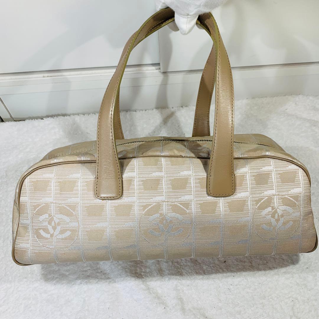 シャネル CHANEL ニュートラベルライン ハンドバッグ A15828