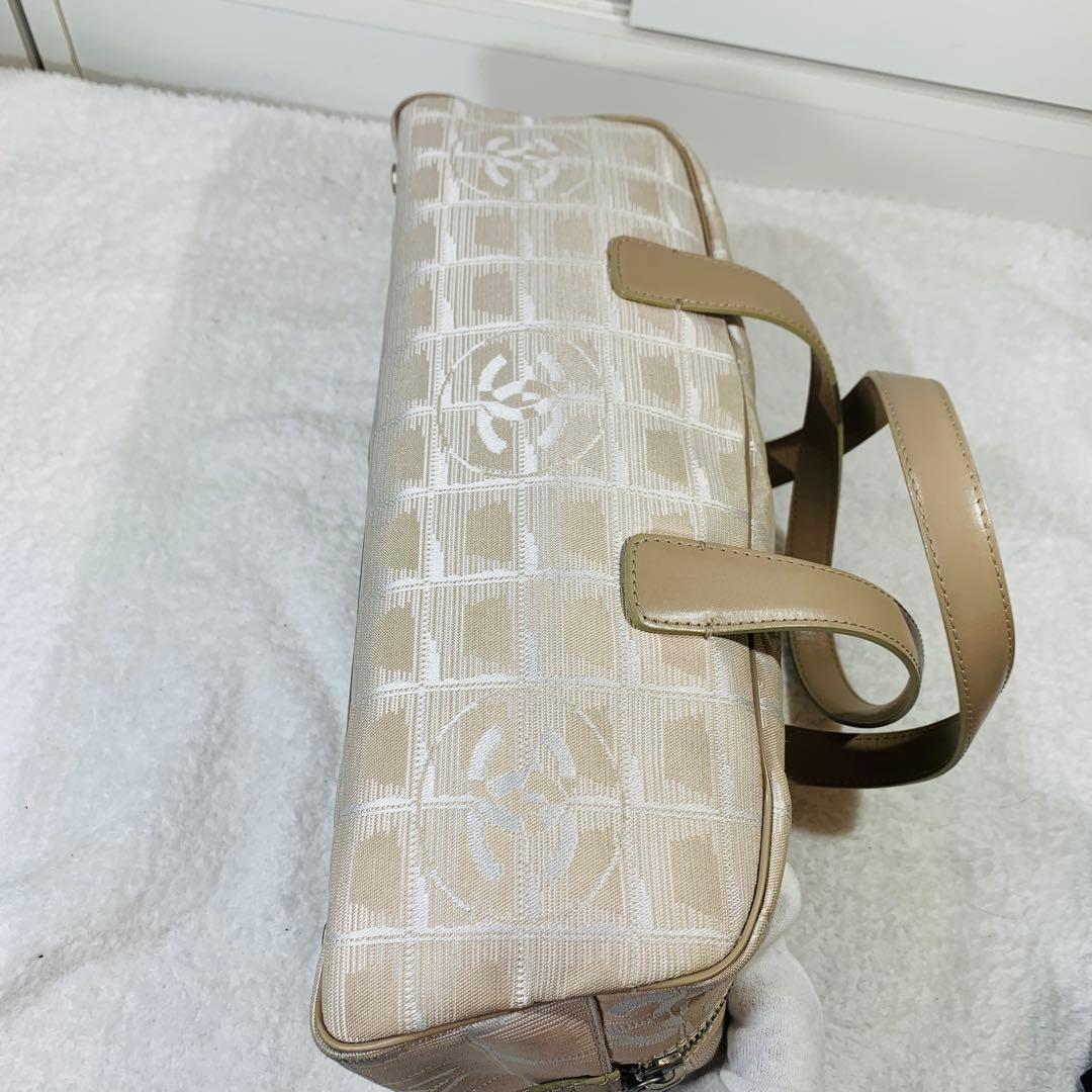 シャネル CHANEL ニュートラベルライン ハンドバッグ A15828