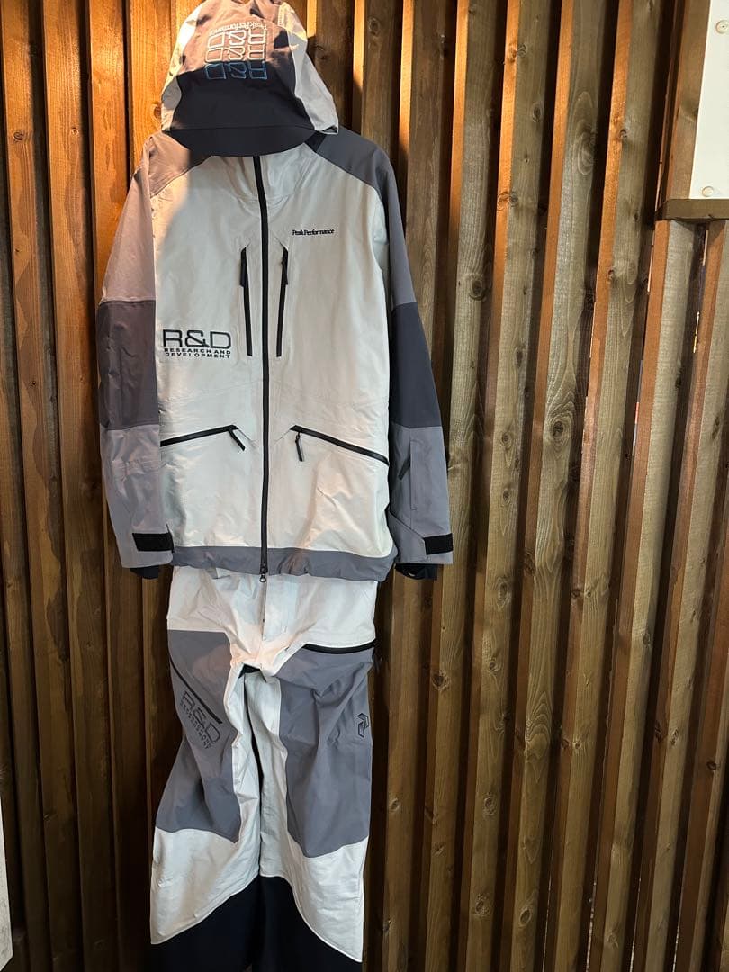 ピークパフォーマンスPeakPerfomance ナチュラル　ノーソン