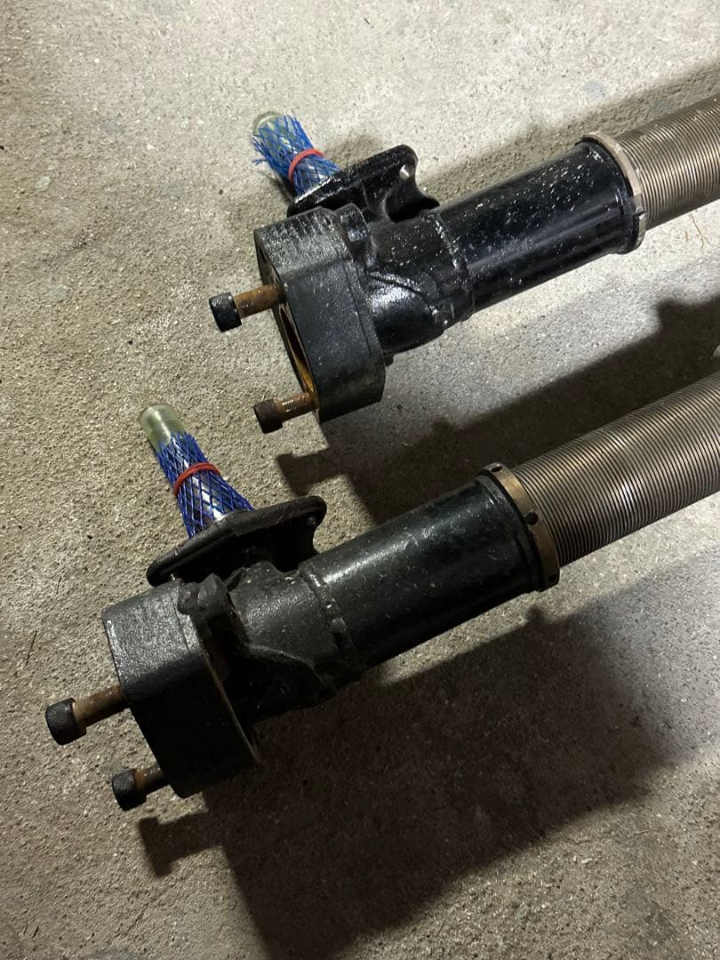 AE86 ショックアブソーバー