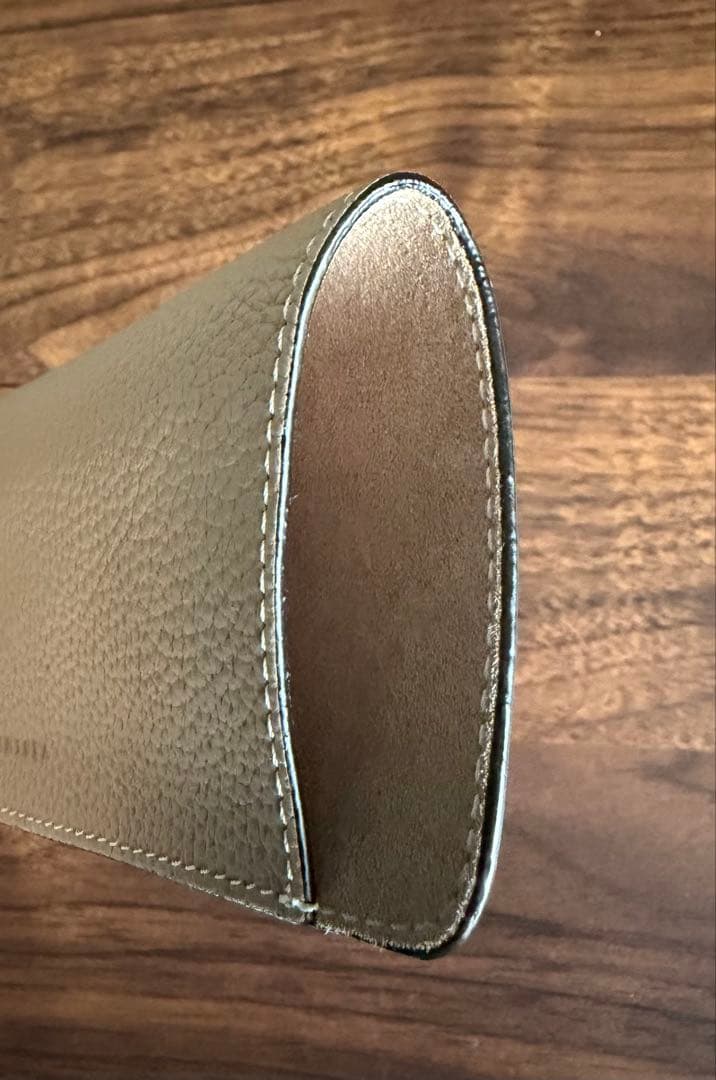 ボナベンチュラ アイグラスケース シュリンクレザー グレージュ