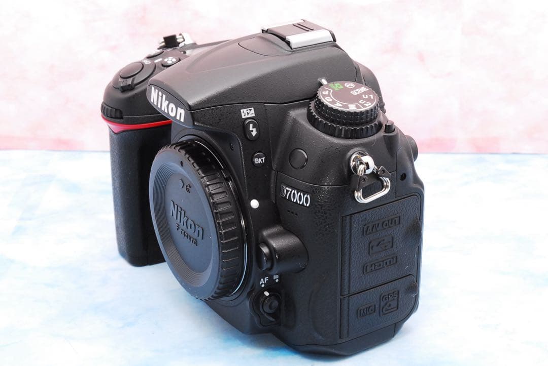 Nikon D7000☆一眼レフカメラ☆超望遠付Wレンズ☆バッグ付☆S数極少