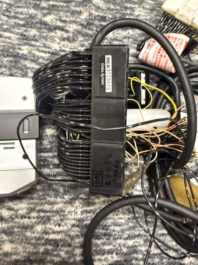 680エアサスコントローラー ハーネス付け