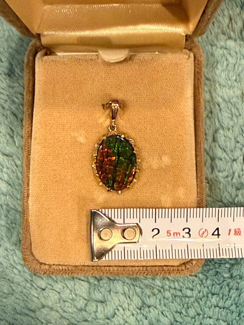 コーライト社製　アンモライト　チャーム　フレーム部分10k