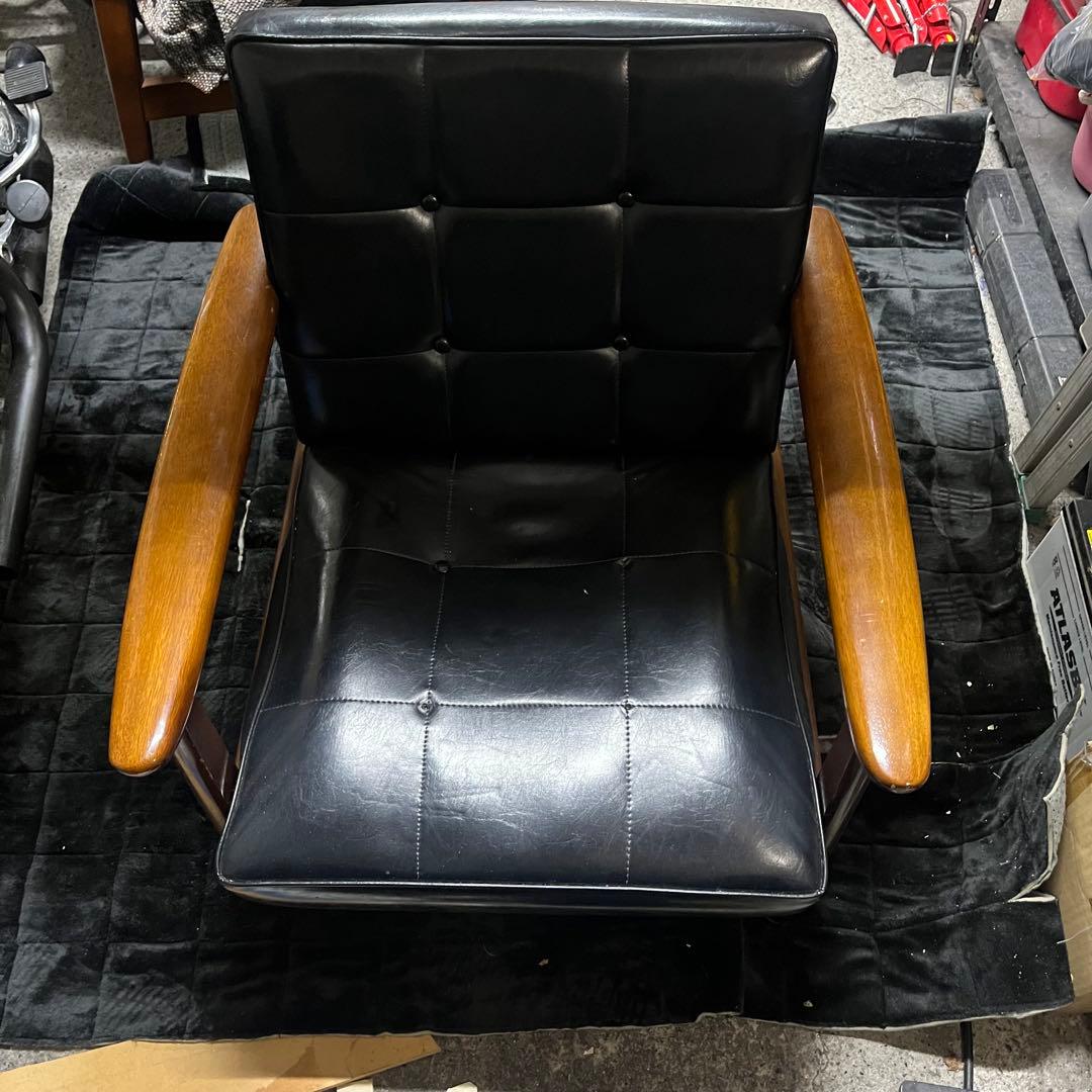 。　カリモク60chair