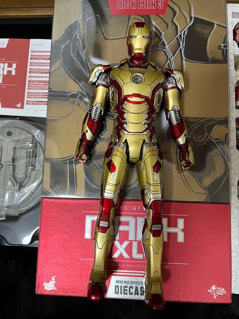 ホットトイズ　アイアンマン　マーク42 キャプテンアメリカ　ブラックパンサー