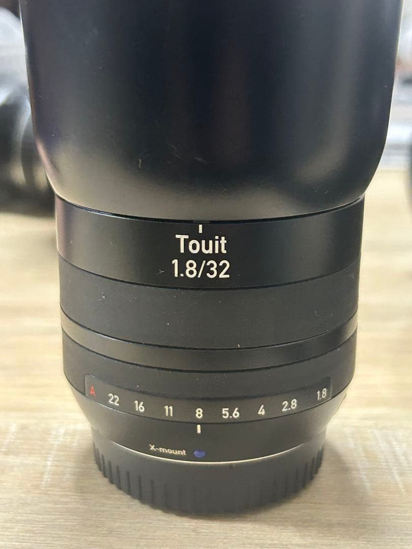 カールツァイス　Touit 1.8/32 フジフイルム用