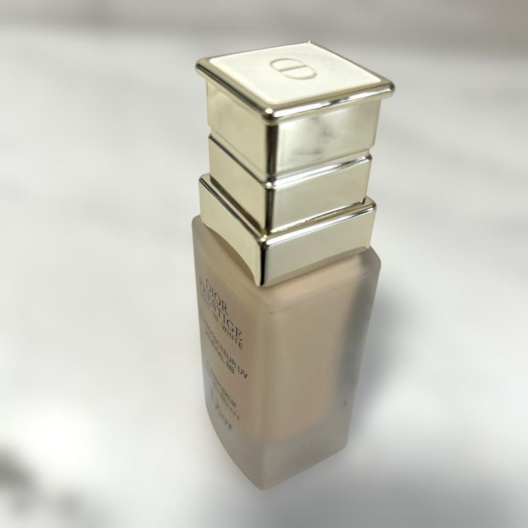 未使用　DIORプレステージ　ホワイト　ル　プロテクターUV ミネラルBB 01