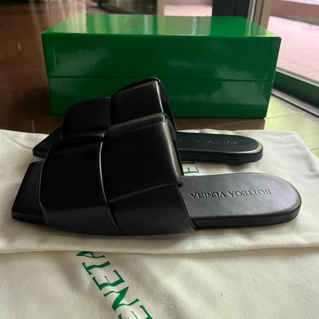 ボッテガ・ヴェネタ フラットサンダル