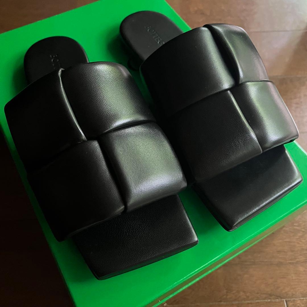 ボッテガ・ヴェネタ フラットサンダル