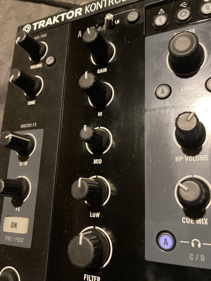 TRAKTOR KONTROL Z2 DJミキサー