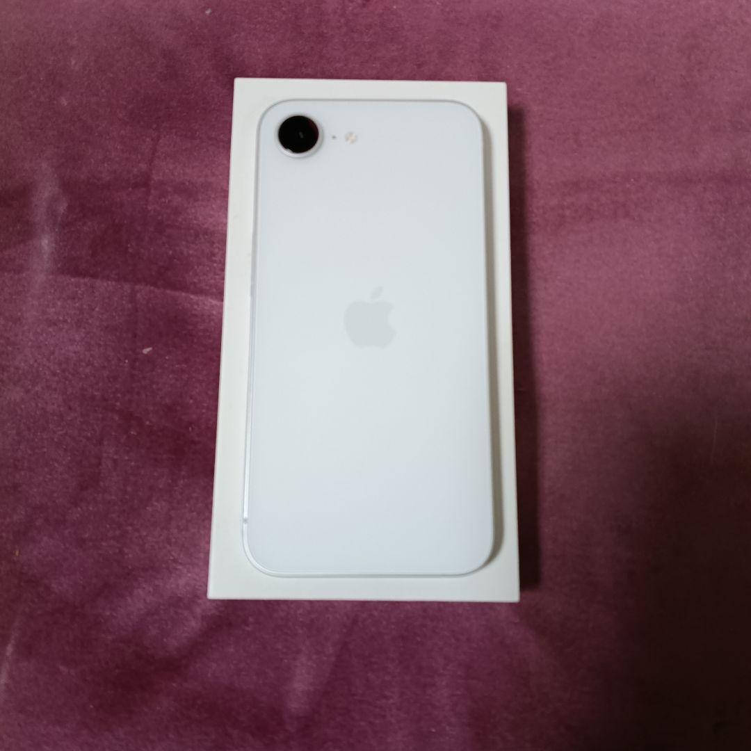 【美品】SIMフリーiPhone16e 128GBホワイト