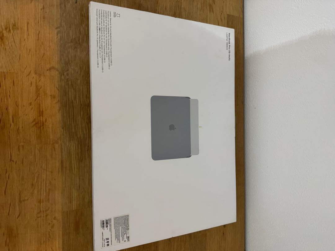 ☘️純正MacBook Pro用レザースリーブ