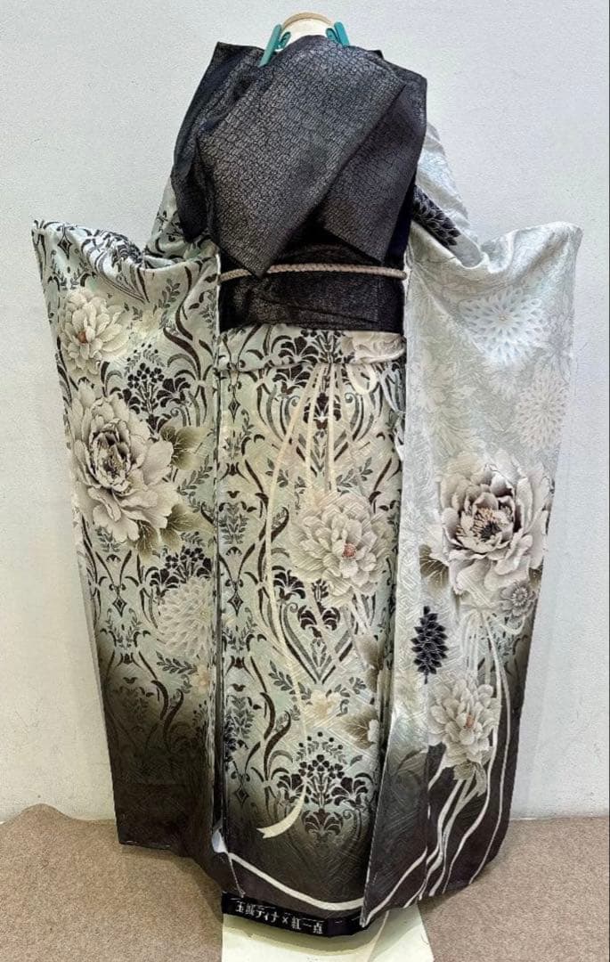 【フルセット】成人式振袖 玉城ティナ×紅一点