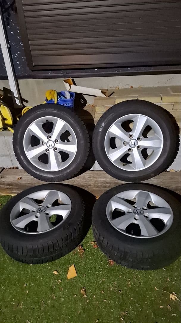 ホンダ純正16インチ アルミホイールと冬用スタッドレスタイヤ