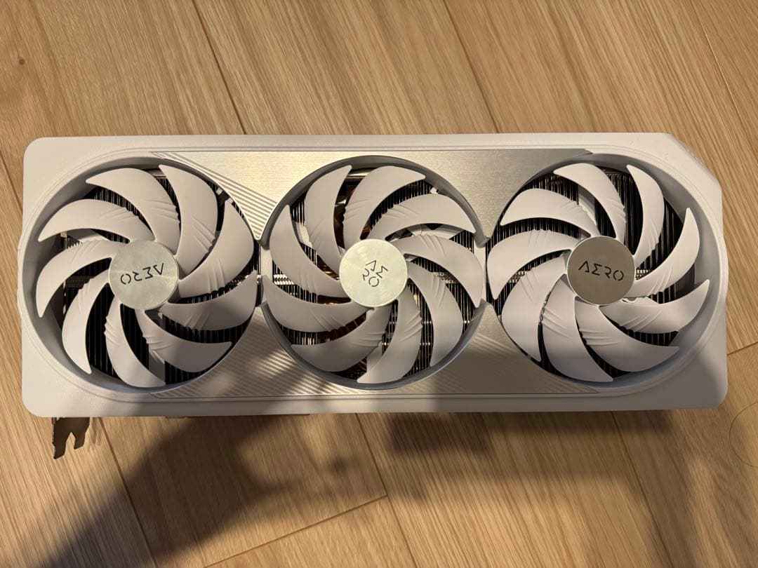 GIGABYTE RTX4090 AERO グラフィックボード　実使用