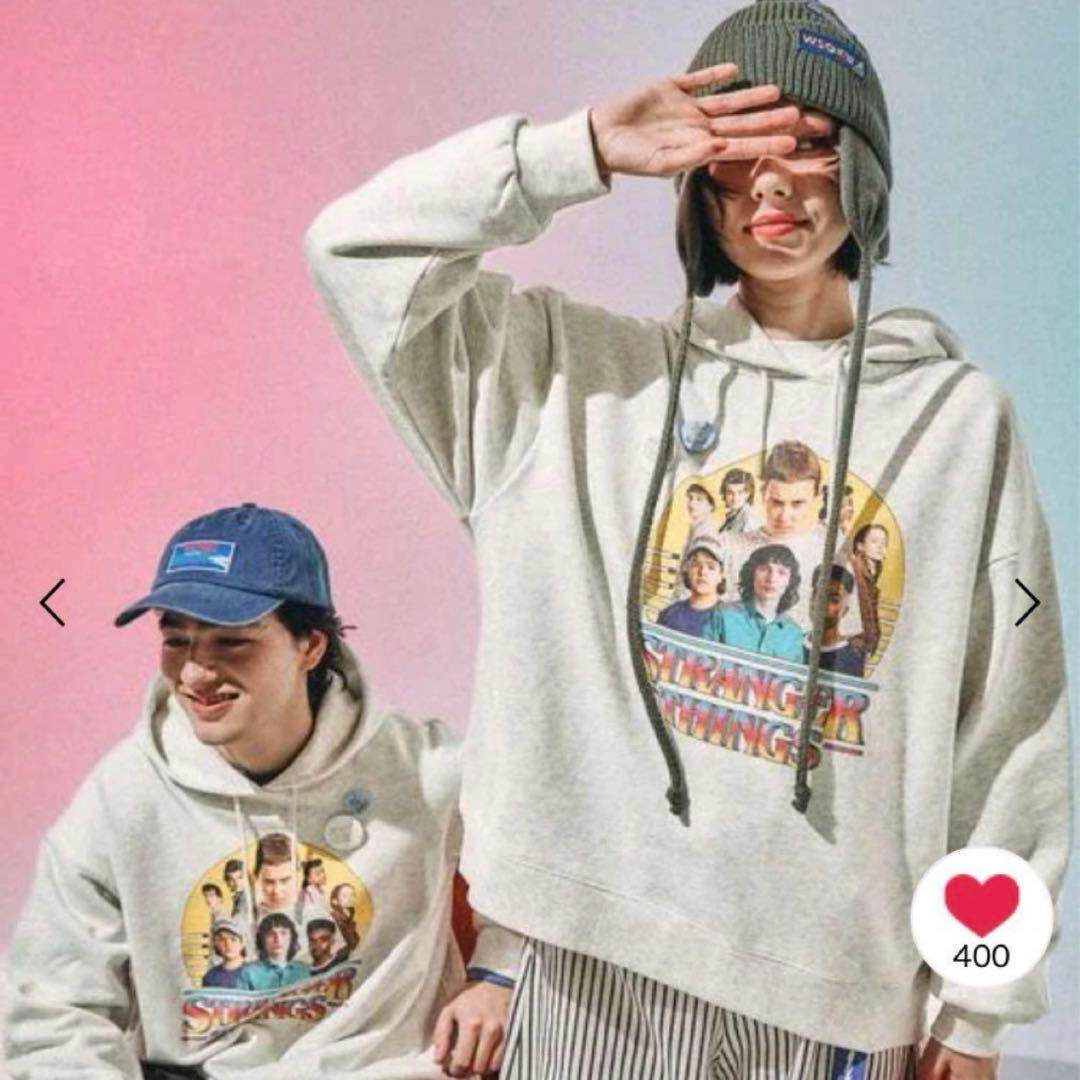 STRANGER THINGS × niko and... 缶バッジ付きパーカー