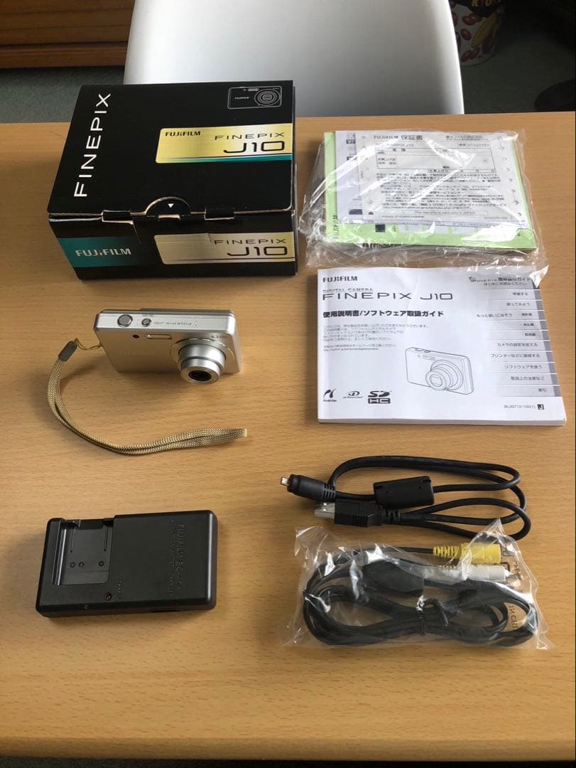FUJIFILM FINEPIX J10 コンパクトデジタルカメラ