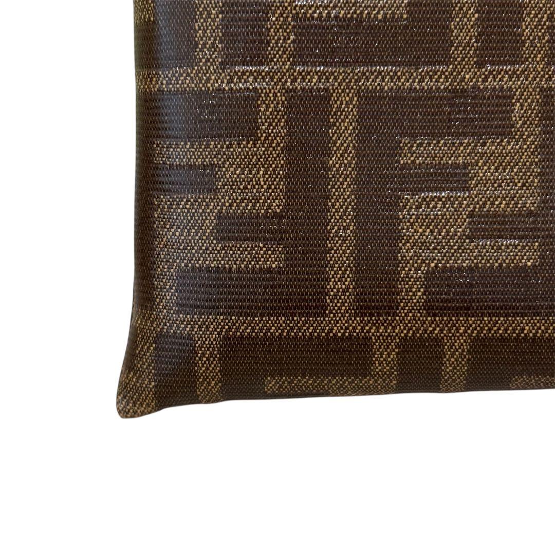 未使用級　FENDI FFフラット スリム　クラッチバッグ　ズッカ　ウォレット