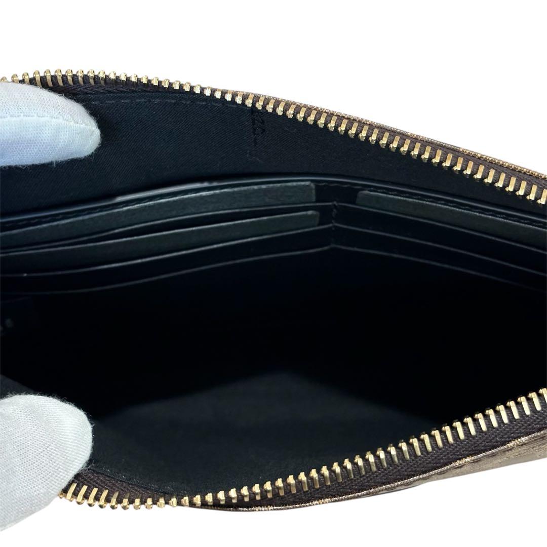 未使用級　FENDI FFフラット スリム　クラッチバッグ　ズッカ　ウォレット