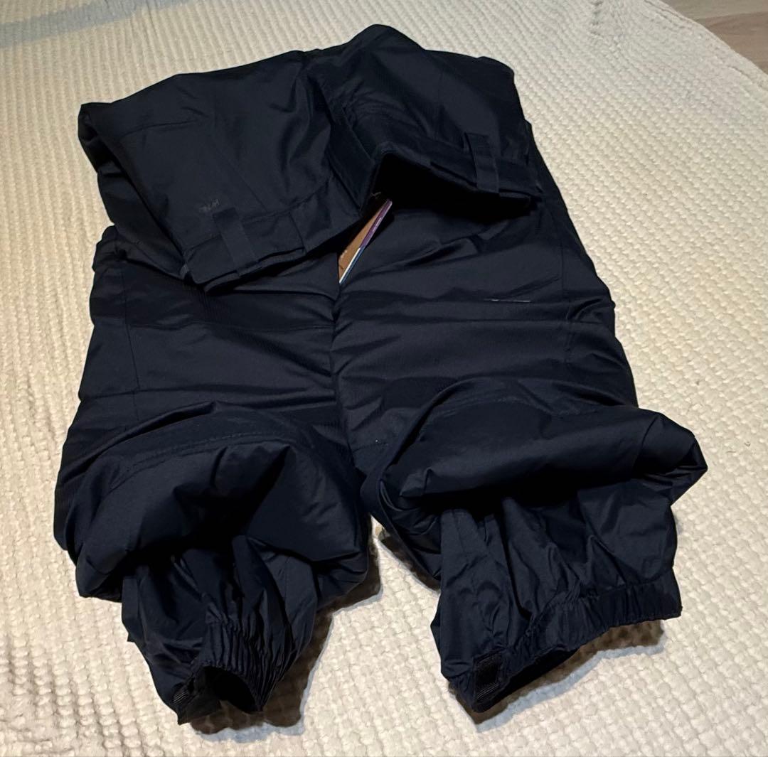 （未使用）パタゴニア【ボーイズM】スノーショットパンツ　ネイビー