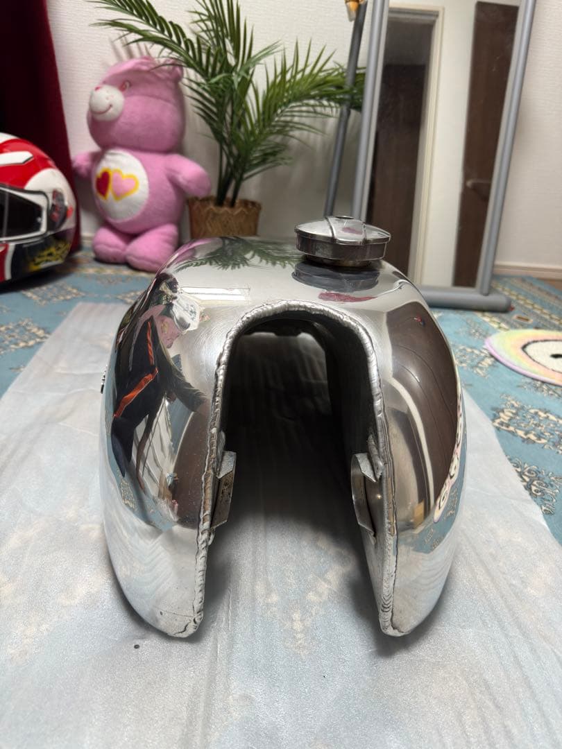 SR400（キャブ車）デイトナ　アルミノートンタンク